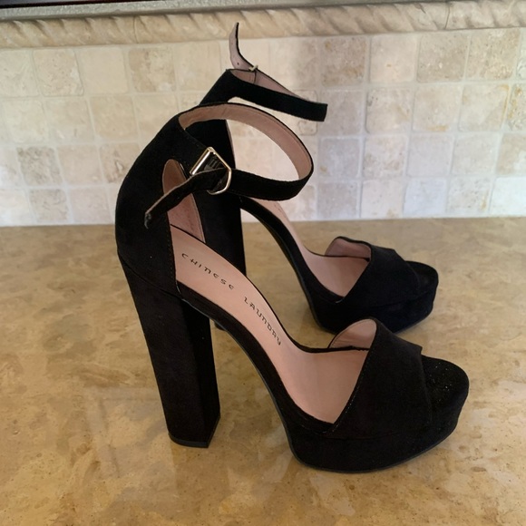 Chinese Laundry Size 7 Velvet Heels - Picture 2 of 5